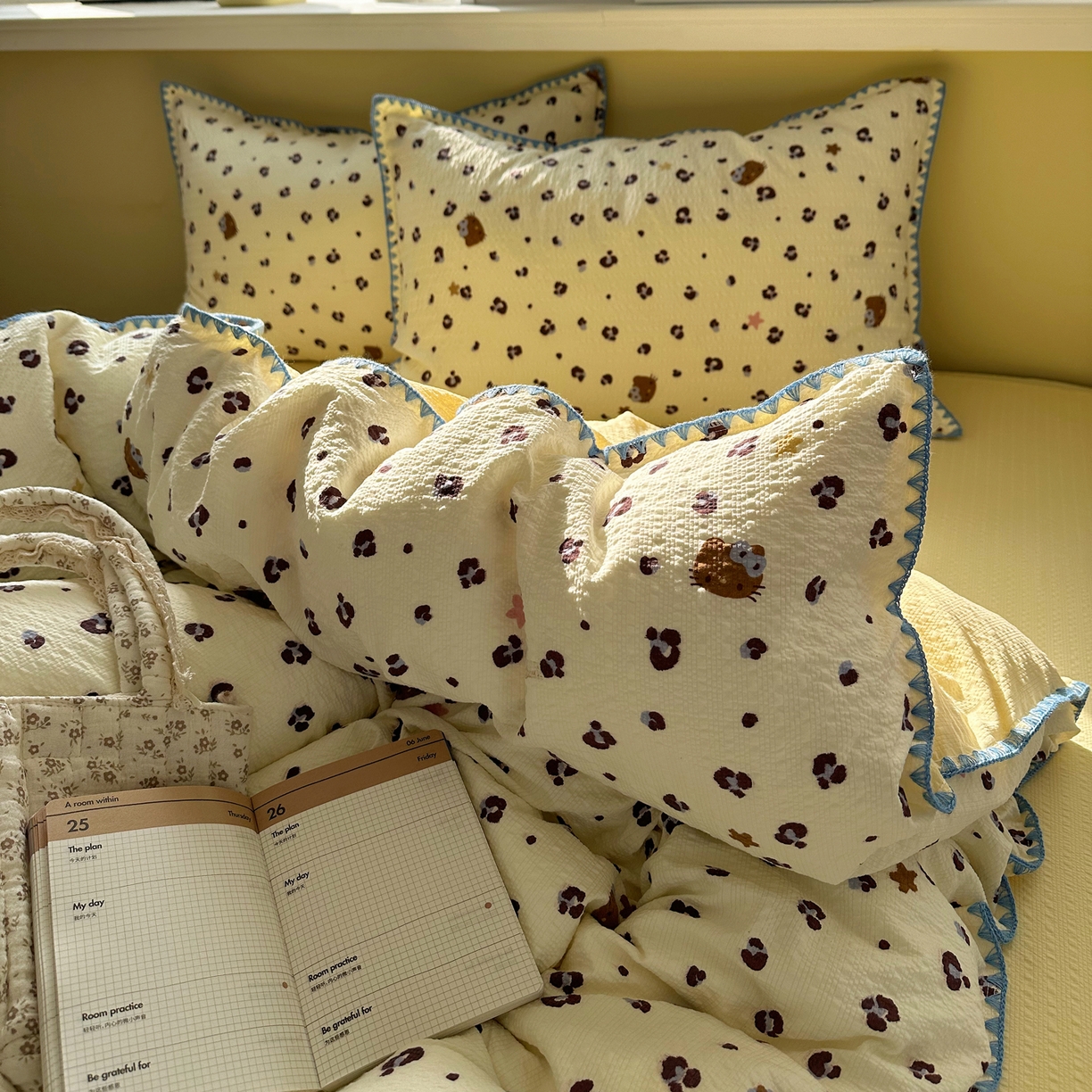 91家纺网 家纺一手货源 找家纺 几禾 2026新款高品质A类110g泡芙纱甜栗贝壳边四件套 甜栗-豹纹咪星黄