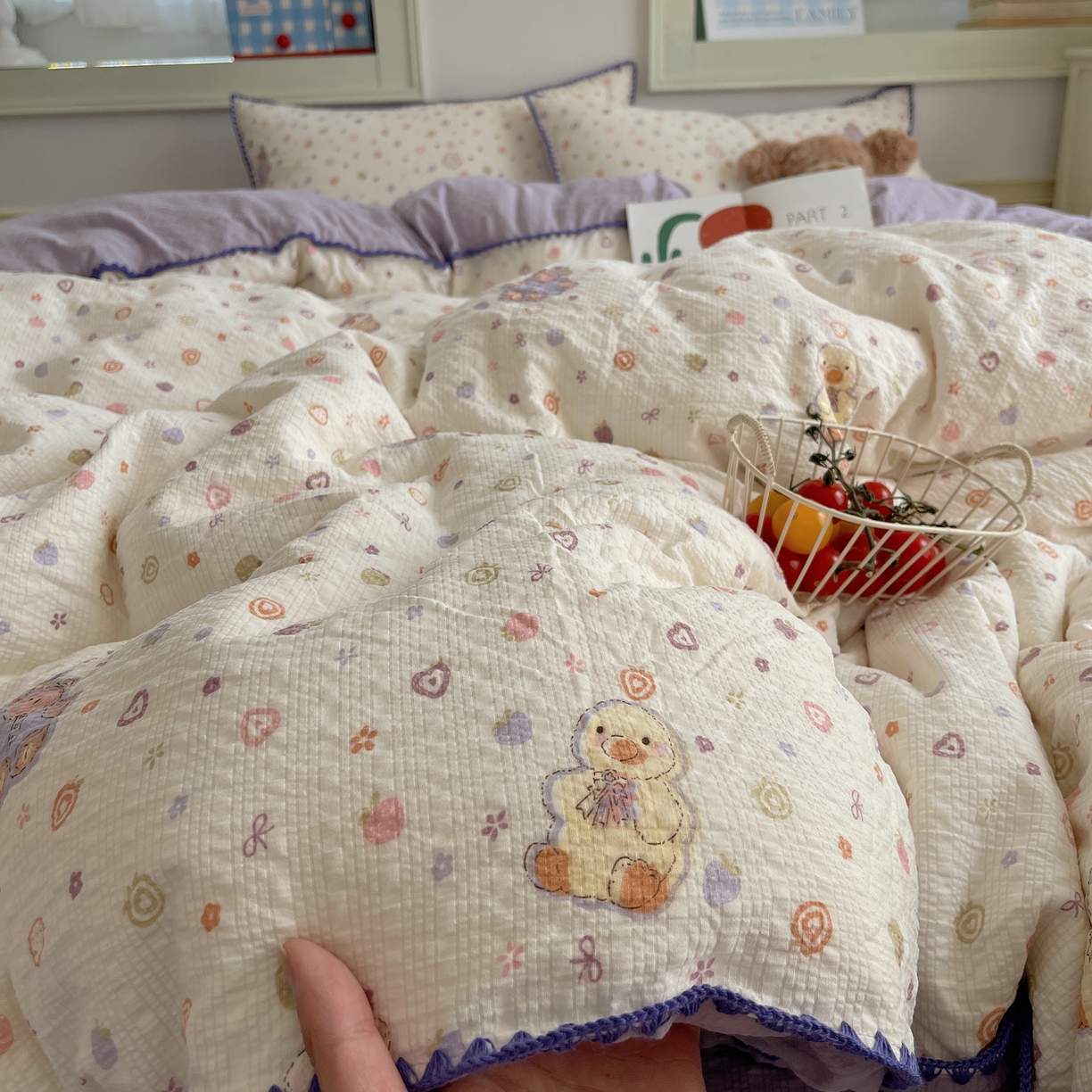 91家纺网 家纺一手货源 找家纺 凯洛奇 2026春夏新款A类高品质泡芙纱贝壳边四件套 糖心小熊