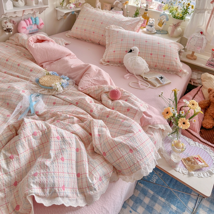 91家纺网 家纺一手货源 找家纺 贝扬思家纺 2026新款泡芙纱全棉蕾丝花边夏被-花笺系列（甜系花边撞入梦境，软乎乎的质感，治愈所有疲惫） 花笺-格格心