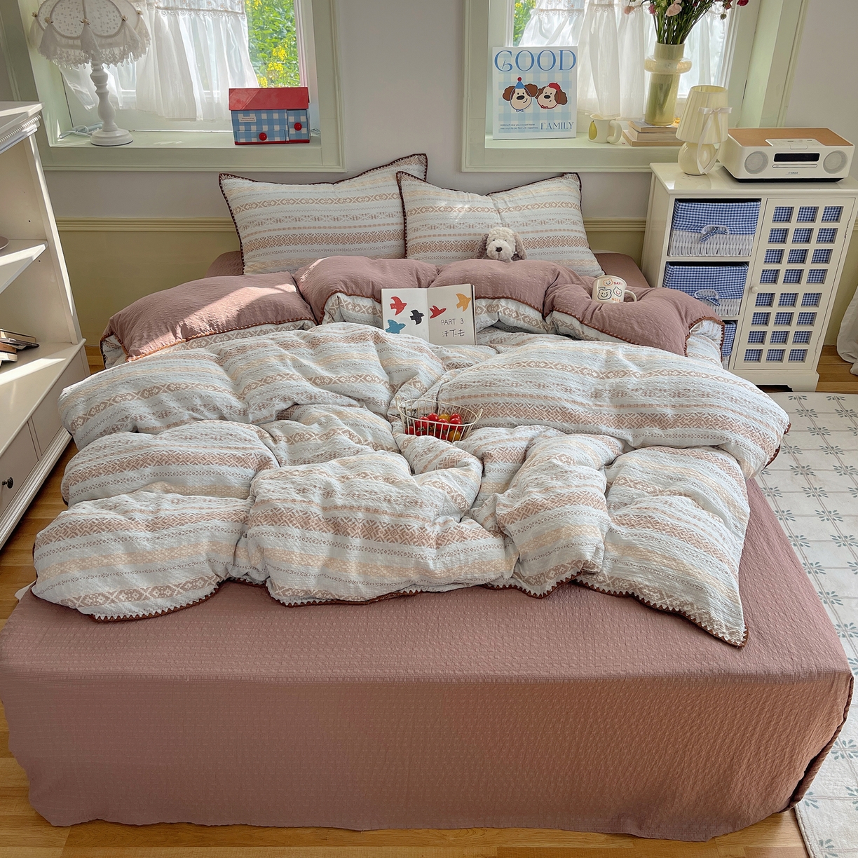 91家纺网 家纺一手货源 找家纺 凯洛奇 2026春夏新款A类高品质泡芙纱贝壳边四件套 雾野梦境