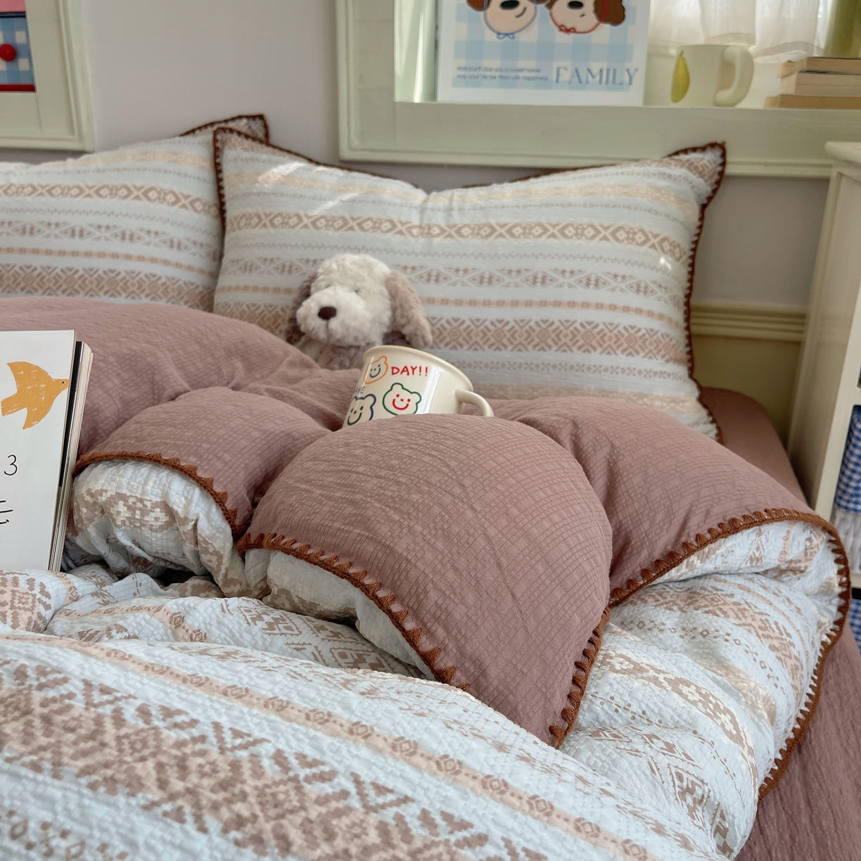 91家纺网 家纺一手货源 找家纺 凯洛奇 2026春夏新款A类高品质泡芙纱贝壳边四件套 雾野梦境