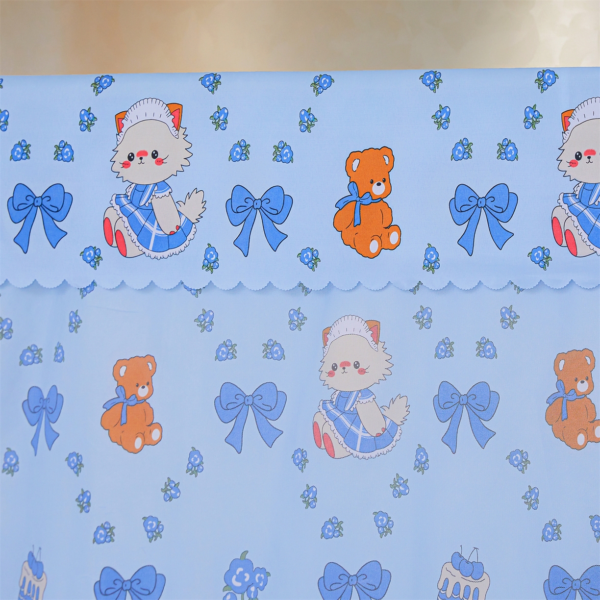 91家纺网 家纺一手货源 找家纺 迪凡保罗蚊帐 2026新款2606专版卡通回底全底AB版遮光帘坐床蚊帐 快乐乐园-带床帘