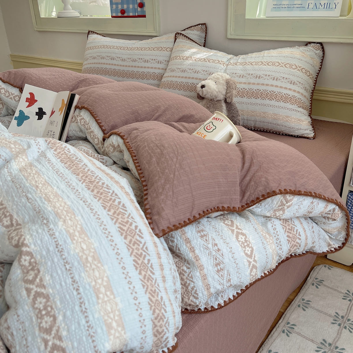 91家纺网 家纺一手货源 找家纺 凯洛奇 2026春夏新款A类高品质泡芙纱贝壳边四件套 雾野梦境