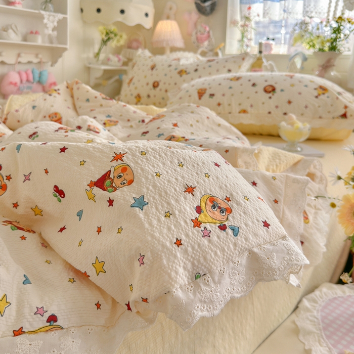 91家纺网 家纺一手货源 找家纺 贝扬思家纺 2026新款泡芙纱全棉蕾丝花边夏被-花笺系列（甜系花边撞入梦境，软乎乎的质感，治愈所有疲惫） 花笺-旧街星星