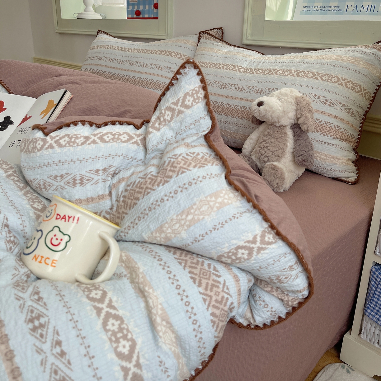 91家纺网 家纺一手货源 找家纺 凯洛奇 2026春夏新款A类高品质泡芙纱贝壳边四件套 雾野梦境