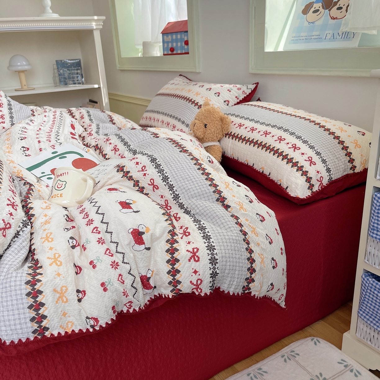 91家纺网 家纺一手货源 找家纺 凯洛奇 2026春夏新款A类高品质泡芙纱贝壳边四件套 小狗派对