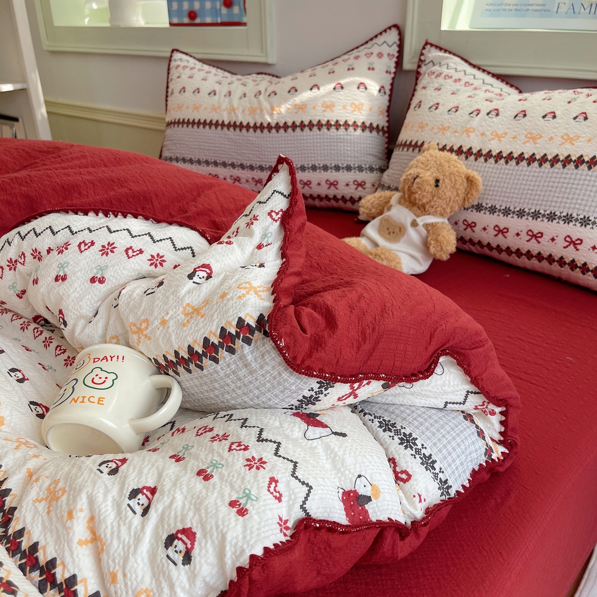 91家纺网 家纺一手货源 找家纺 凯洛奇 2026春夏新款A类高品质泡芙纱贝壳边四件套 小狗派对