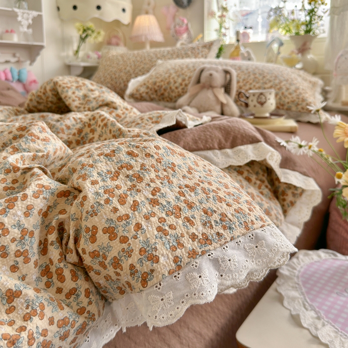 91家纺网 家纺一手货源 找家纺 贝扬思家纺 2026新款泡芙纱全棉蕾丝花边夏被-花笺系列（甜系花边撞入梦境，软乎乎的质感，治愈所有疲惫） 花笺-暖橘枝