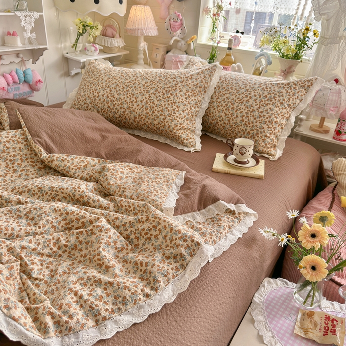91家纺网 家纺一手货源 找家纺 贝扬思家纺 2026新款泡芙纱全棉蕾丝花边夏被-花笺系列（甜系花边撞入梦境，软乎乎的质感，治愈所有疲惫） 花笺-暖橘枝