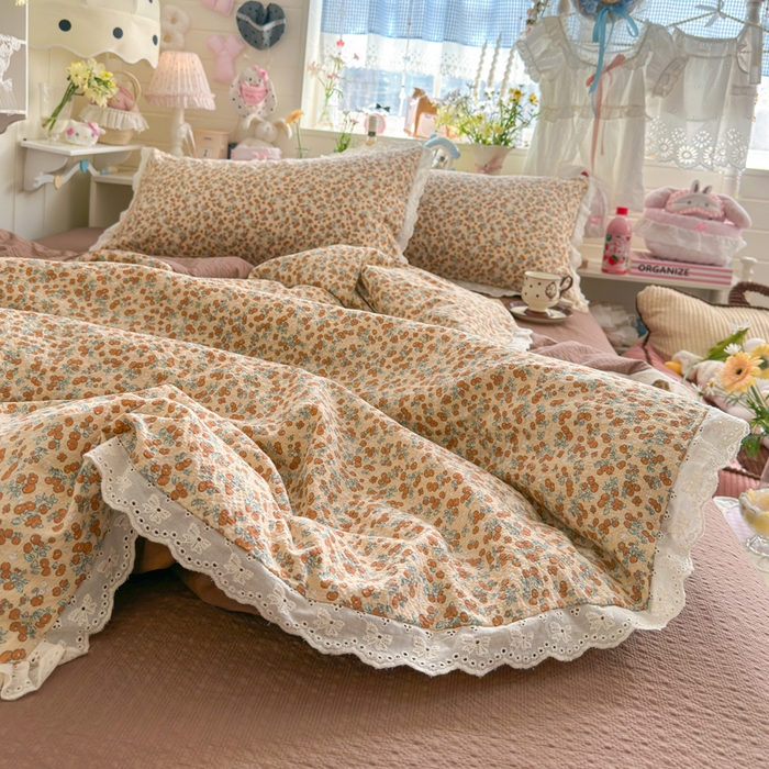 91家纺网 家纺一手货源 找家纺 贝扬思家纺 2026新款泡芙纱全棉蕾丝花边夏被-花笺系列（甜系花边撞入梦境，软乎乎的质感，治愈所有疲惫） 花笺-暖橘枝