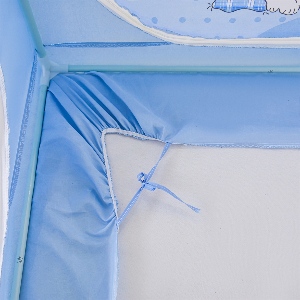 91家纺网 家纺一手货源 找家纺 迪凡保罗蚊帐 2026新款2606专版卡通回底全底AB版遮光帘坐床蚊帐 小狗派对-带床帘