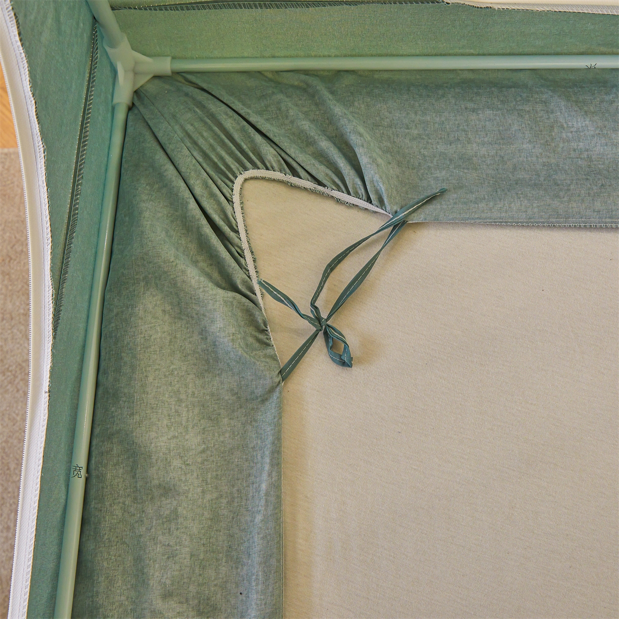 91家纺网 家纺一手货源 找家纺 迪凡保罗蚊帐 2026新款2606专版卡通回底全底AB版遮光帘坐床蚊帐 青苹果乐园-带床帘