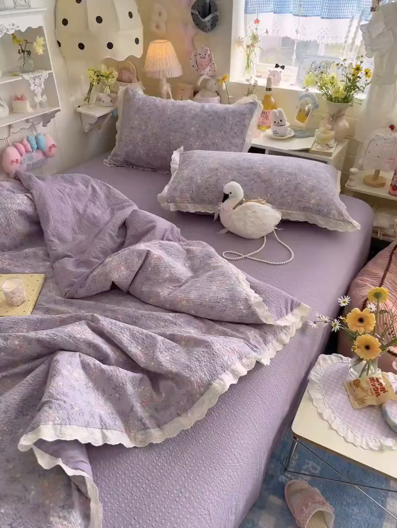 91家纺网 家纺一手货源 找家纺 贝扬思家纺 2026新款泡芙纱全棉蕾丝花边夏被-花笺系列（甜系花边撞入梦境，软乎乎的质感，治愈所有疲惫） 花笺-松间茶事