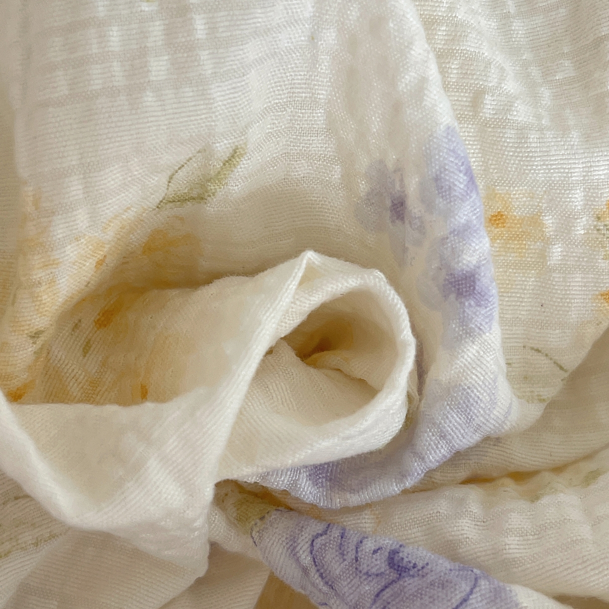 91家纺网 家纺一手货源 找家纺 凯洛奇 2026春夏新款A类高品质泡芙纱贝壳边四件套 紫雾花事