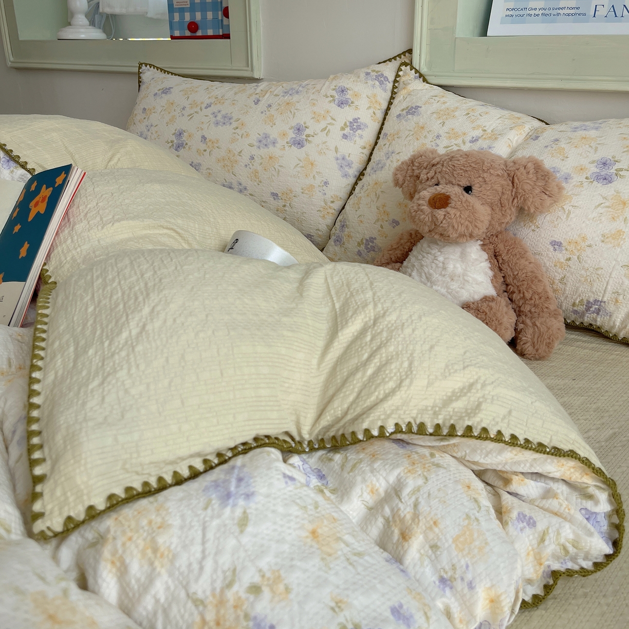 91家纺网 家纺一手货源 找家纺 凯洛奇 2026春夏新款A类高品质泡芙纱贝壳边四件套 紫雾花事