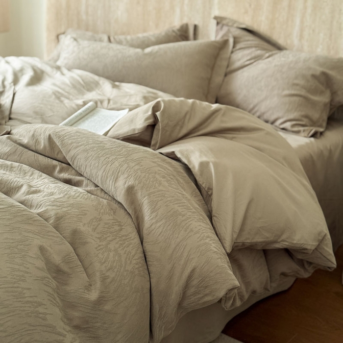 91家纺网 家纺一手货源 找家纺 奈萝家纺 2026新款长绒棉纯棉水洗全棉浮雕提花四件套 魅奇