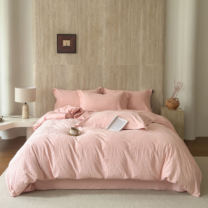 91家纺网 家纺一手货源 找家纺 奈萝家纺 2026新款长绒棉纯棉水洗全棉浮雕提花四件套 格琳粉