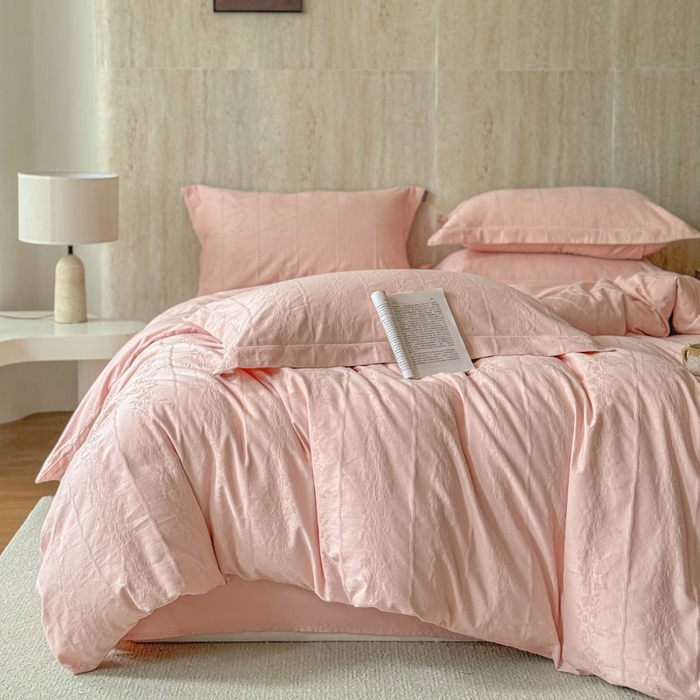 91家纺网 家纺一手货源 找家纺 奈萝家纺 2026新款长绒棉纯棉水洗全棉浮雕提花四件套 米娅粉