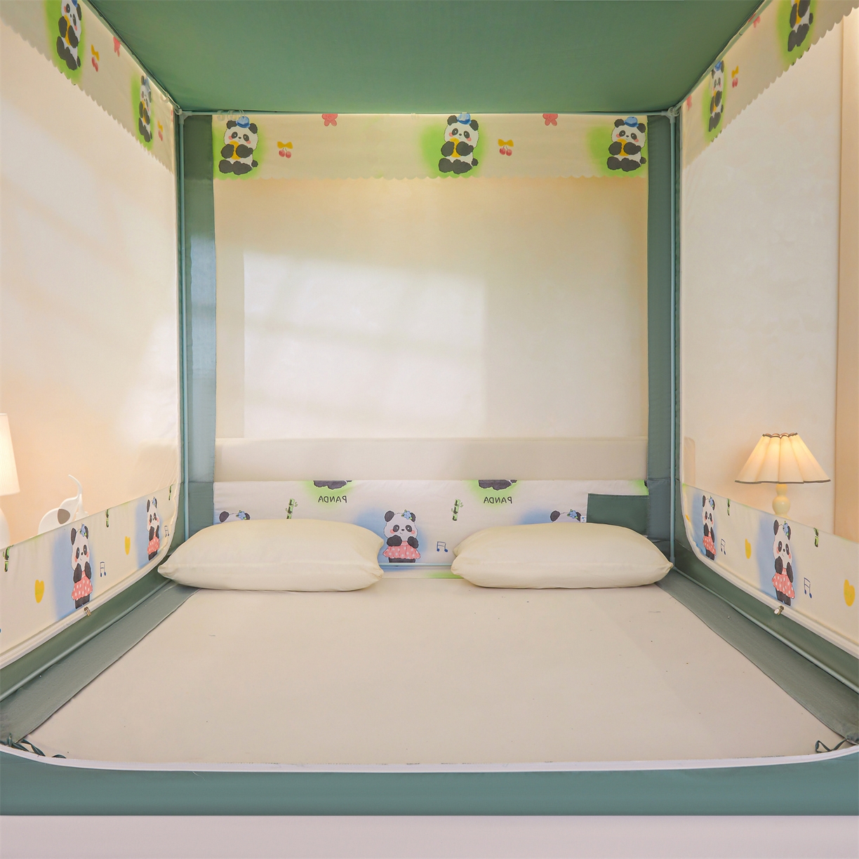 91家纺网 家纺一手货源 找家纺 迪凡保罗蚊帐 2026新款2606专版卡通回底全底AB版遮光帘坐床蚊帐 爱心熊猫-无床帘