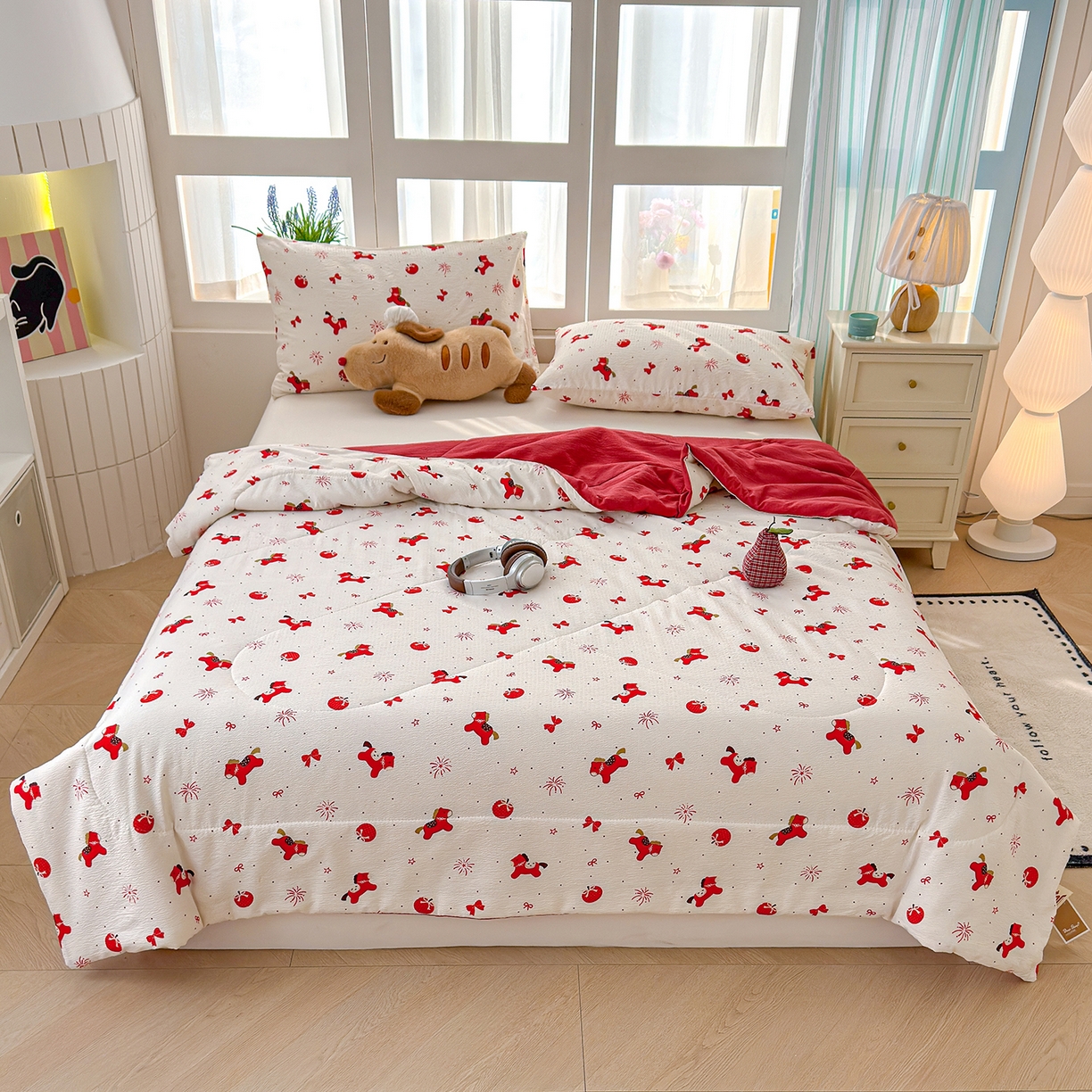 91家纺网 家纺一手货源 找家纺 弗苓家纺 2026新款A类云感有氧双层纱夏被夏凉被 红果小马