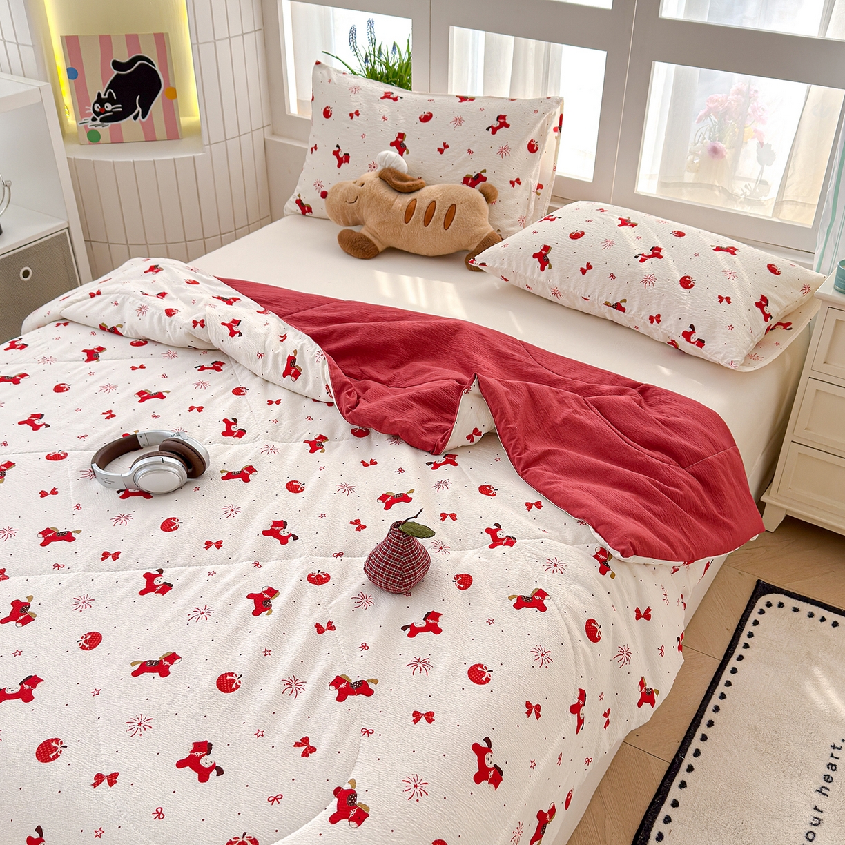 91家纺网 家纺一手货源 找家纺 弗苓家纺 2026新款A类云感有氧双层纱夏被夏凉被 红果小马