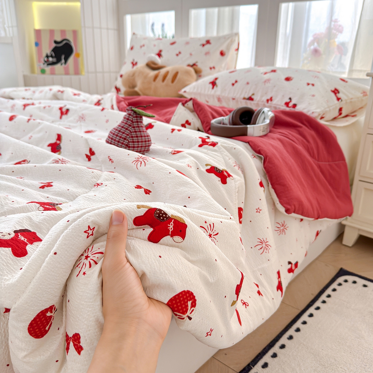 91家纺网 家纺一手货源 找家纺 弗苓家纺 2026新款A类云感有氧双层纱夏被夏凉被 红果小马