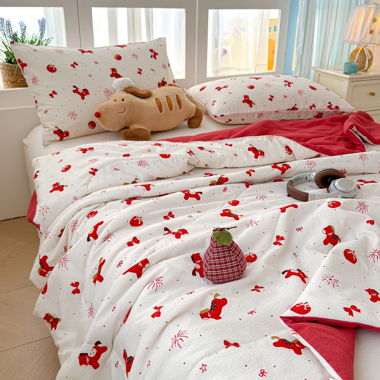 91家纺网 家纺一手货源 找家纺 弗苓家纺 2026新款A类云感有氧双层纱夏被夏凉被 红果小马