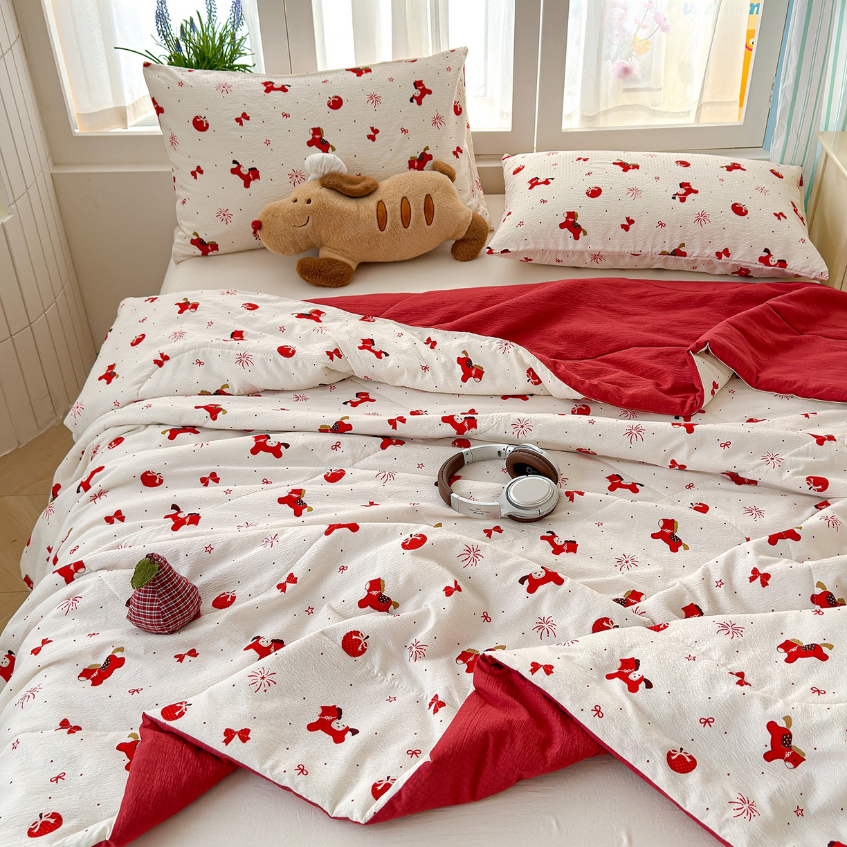 91家纺网 家纺一手货源 找家纺 弗苓家纺 2026新款A类云感有氧双层纱夏被夏凉被 红果小马