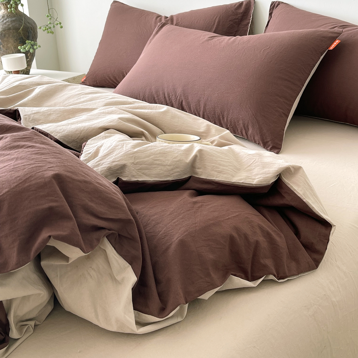 91家纺网 家纺一手货源 找家纺 春皖家纺 2026春夏新款双拼全棉纯棉水洗棉四件套 慕斯棕-卡其