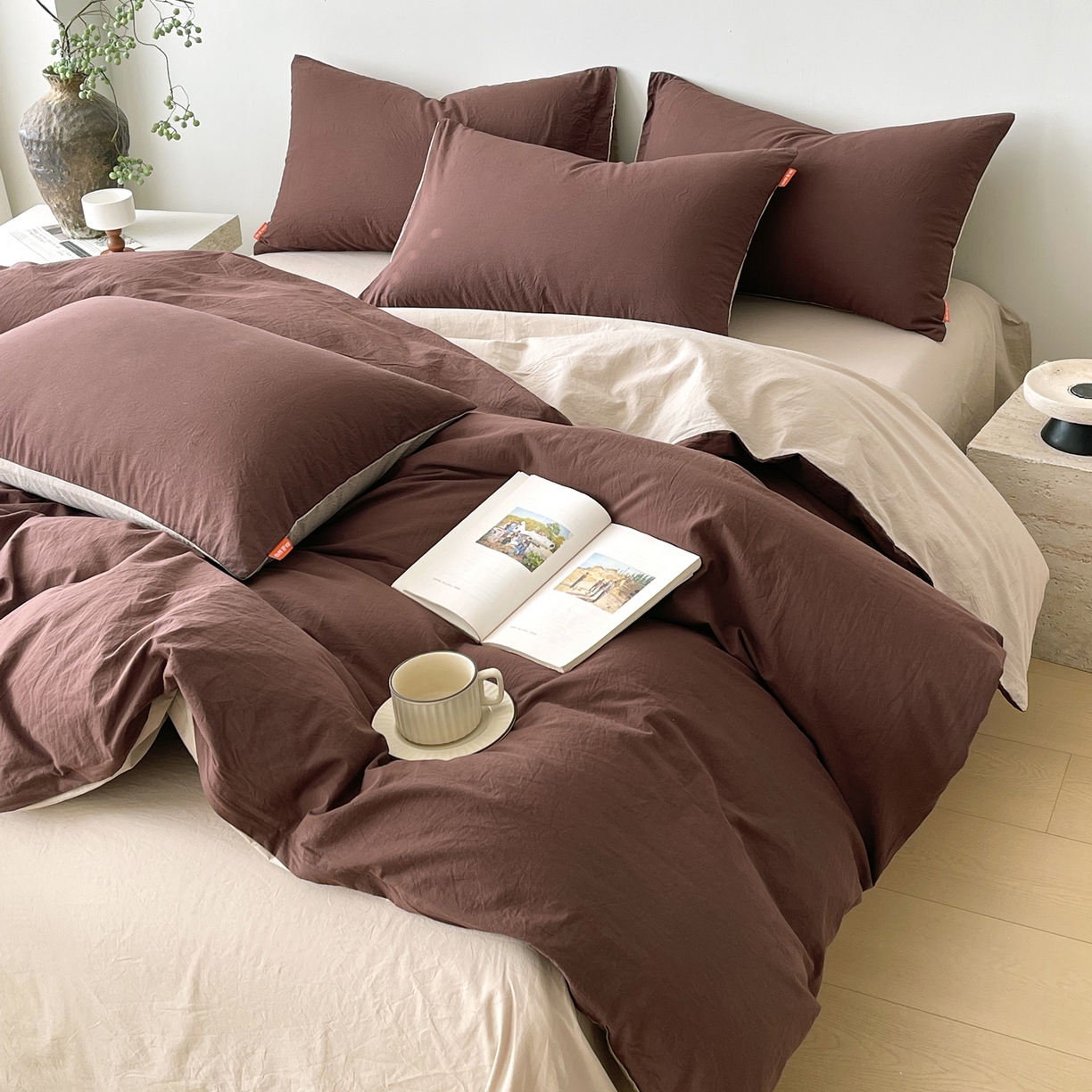 91家纺网 家纺一手货源 找家纺 春皖家纺 2026春夏新款双拼全棉纯棉水洗棉四件套 慕斯棕-卡其