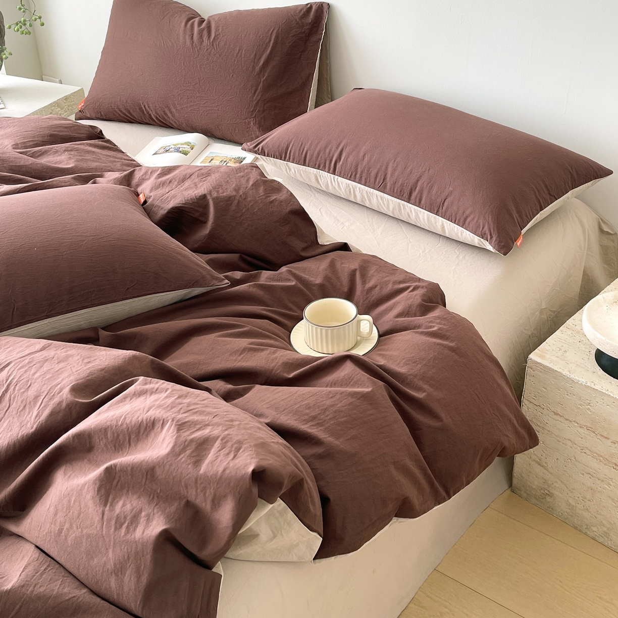 91家纺网 家纺一手货源 找家纺 春皖家纺 2026春夏新款双拼全棉纯棉水洗棉四件套 慕斯棕-卡其