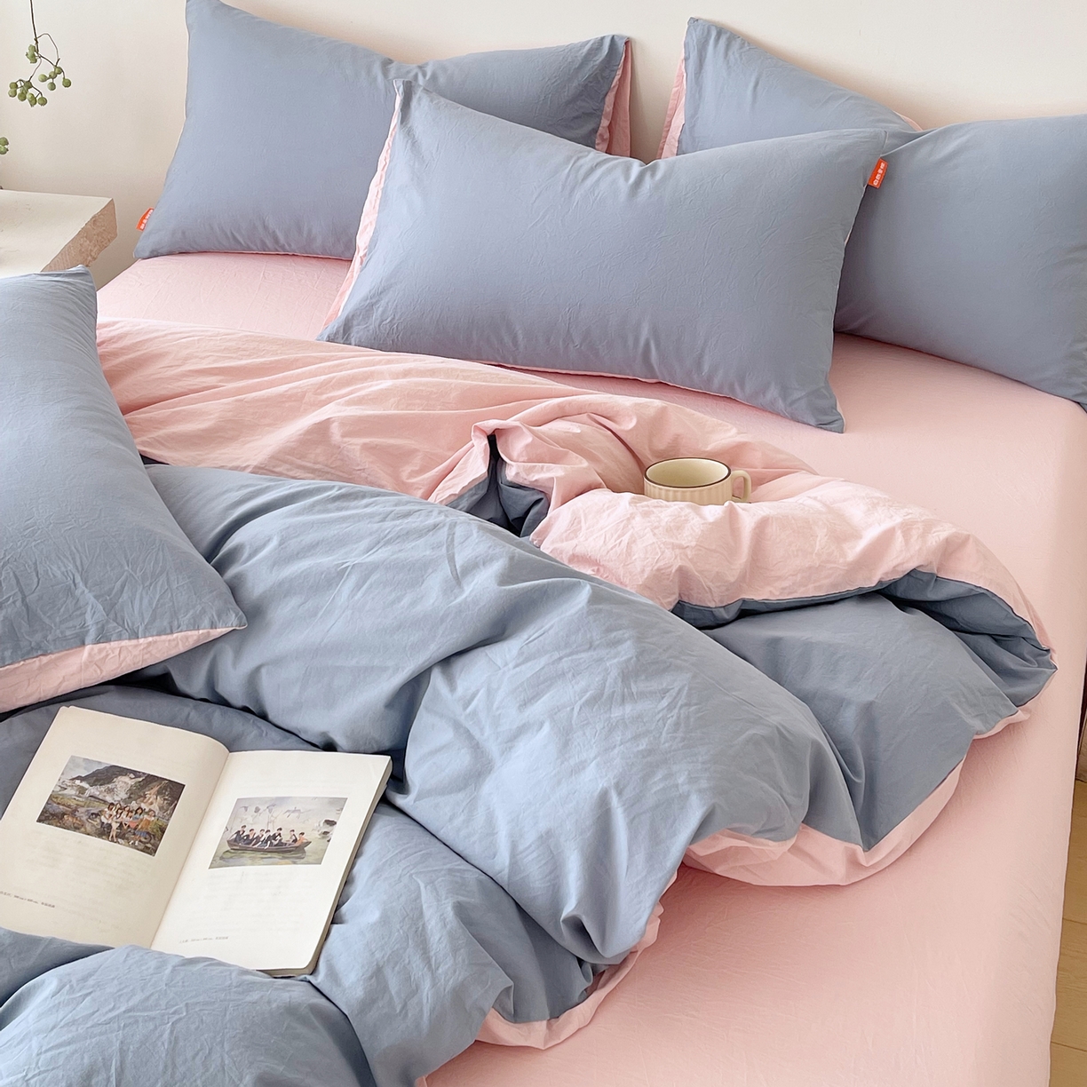 91家纺网 家纺一手货源 找家纺 春皖家纺 2026春夏新款双拼全棉纯棉水洗棉四件套 浅蓝-樱花粉