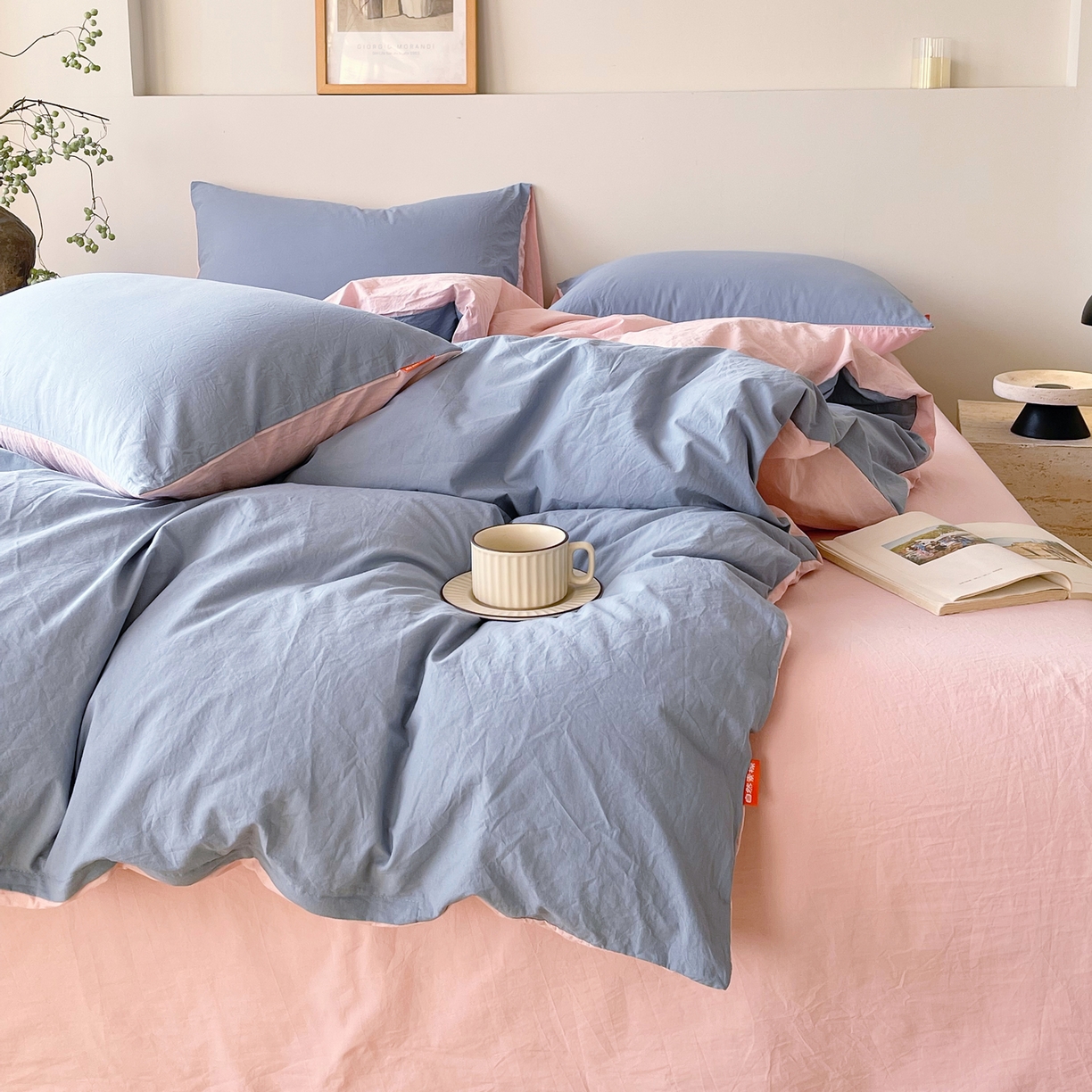 91家纺网 家纺一手货源 找家纺 春皖家纺 2026春夏新款双拼全棉纯棉水洗棉四件套 浅蓝-樱花粉