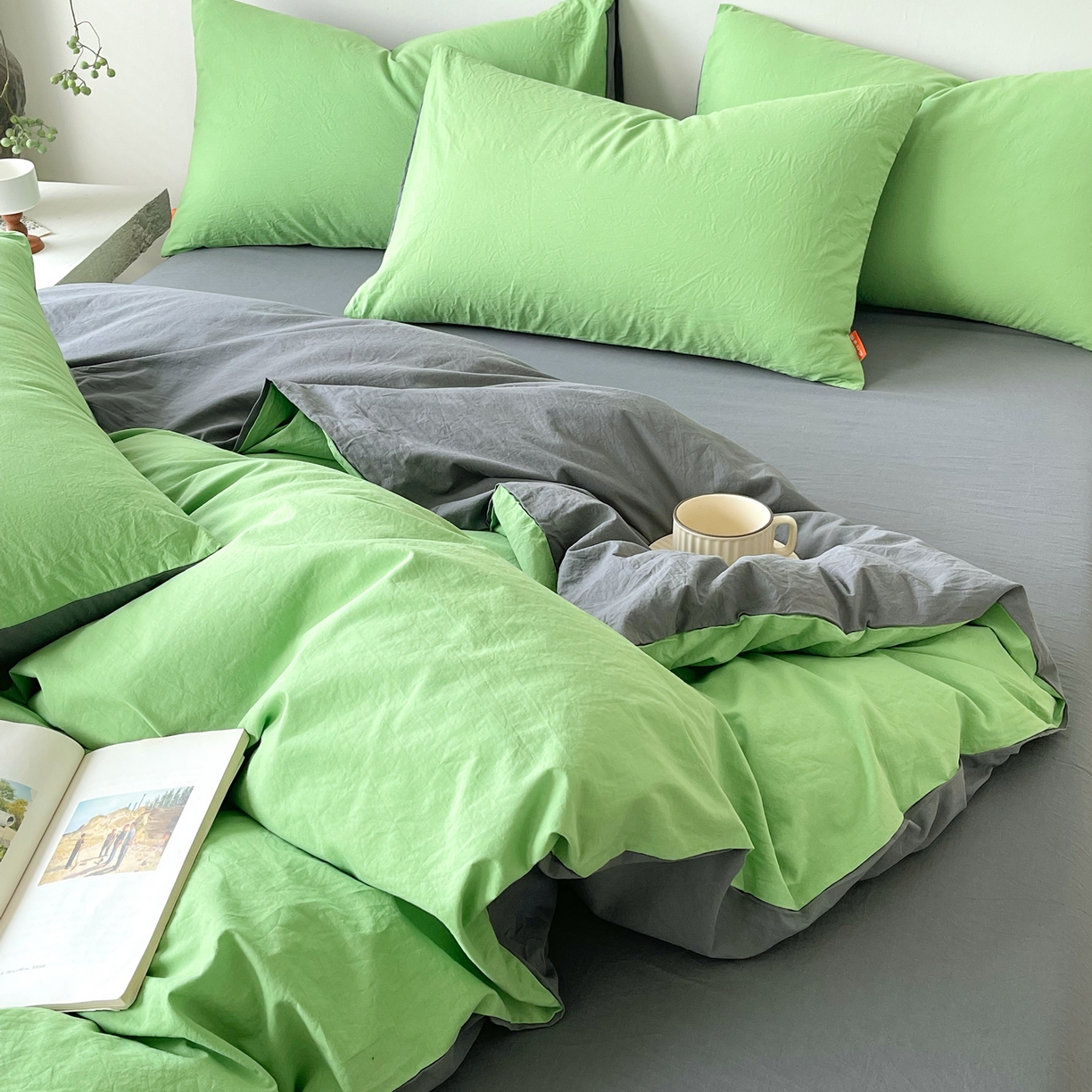 91家纺网 家纺一手货源 找家纺 春皖家纺 2026春夏新款双拼全棉纯棉水洗棉四件套 青草绿-墨灰