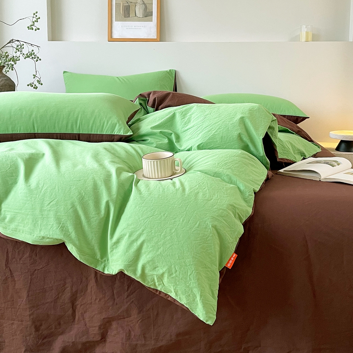 91家纺网 家纺一手货源 找家纺 春皖家纺 2026春夏新款双拼全棉纯棉水洗棉四件套 青草绿-慕斯棕