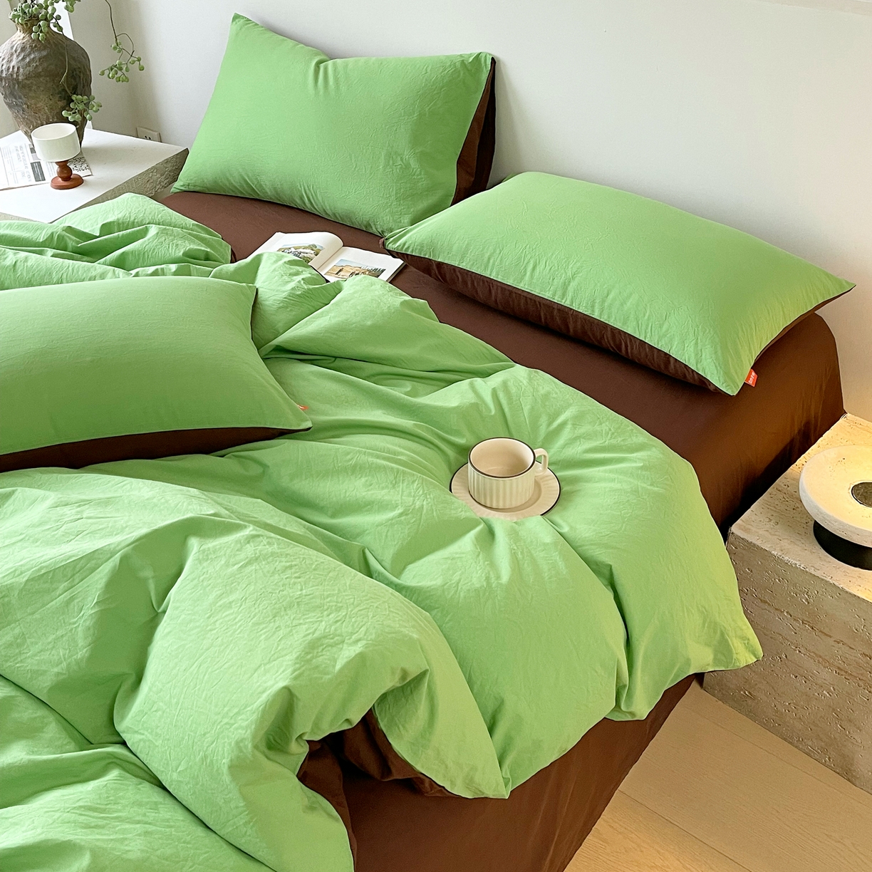 91家纺网 家纺一手货源 找家纺 春皖家纺 2026春夏新款双拼全棉纯棉水洗棉四件套 青草绿-慕斯棕