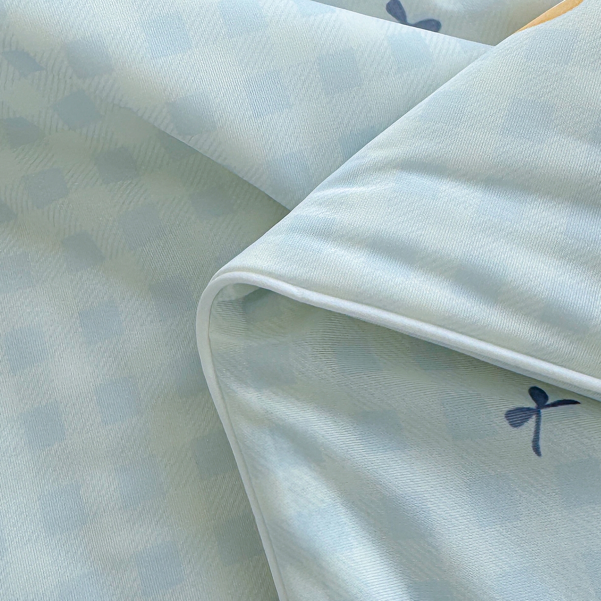 91家纺网 家纺一手货源 找家纺 弗苓家纺 2026新款麻绳款锦氨凉感丝夏被夏凉被空调被 彩色南瓜