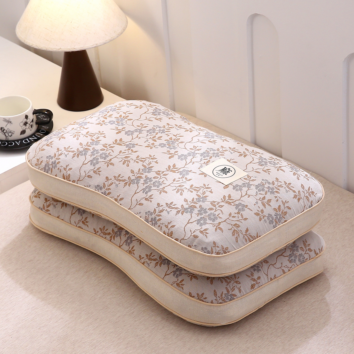 91家纺网 家纺一手货源 找家纺 （总）梦叶草 2026新款棉麻荞麦提花护颈枕