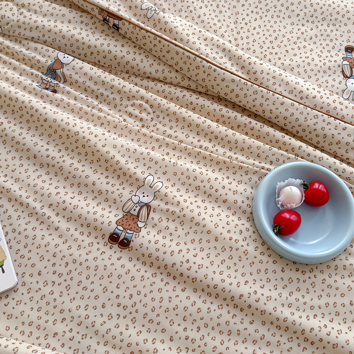 91家纺网 家纺一手货源 找家纺 弗苓家纺 2026新款麻绳款锦氨凉感丝夏被夏凉被空调被 星野兔