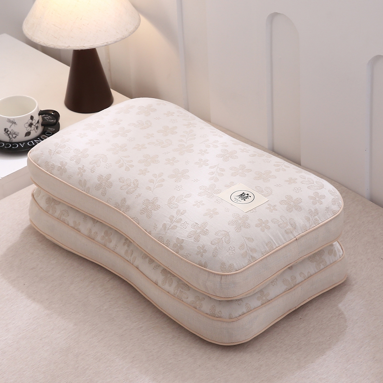 91家纺网 家纺一手货源 找家纺 （总）梦叶草 2026新款棉麻荞麦提花护颈枕