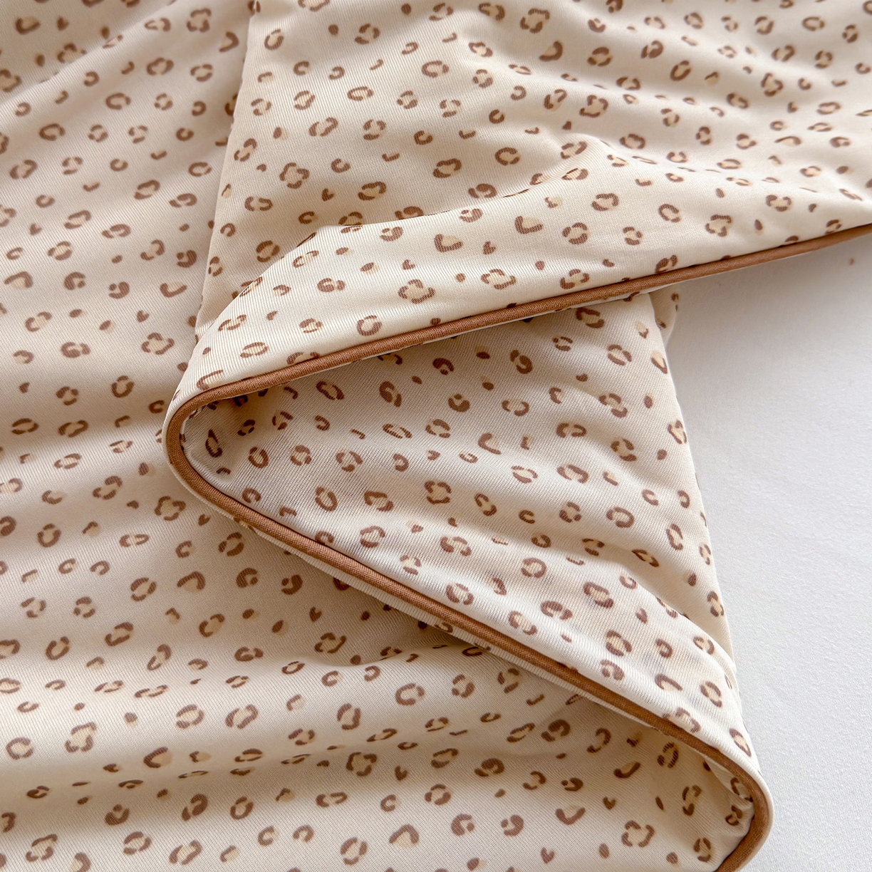 91家纺网 家纺一手货源 找家纺 弗苓家纺 2026新款麻绳款锦氨凉感丝夏被夏凉被空调被 星野兔