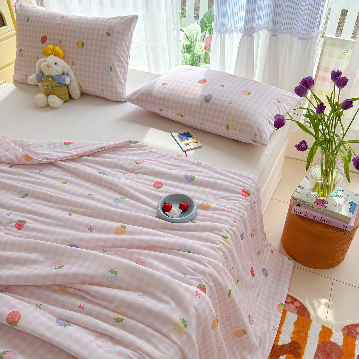 91家纺网 家纺一手货源 找家纺 弗苓家纺 2026新款麻绳款锦氨凉感丝夏被夏凉被空调被 小草莓