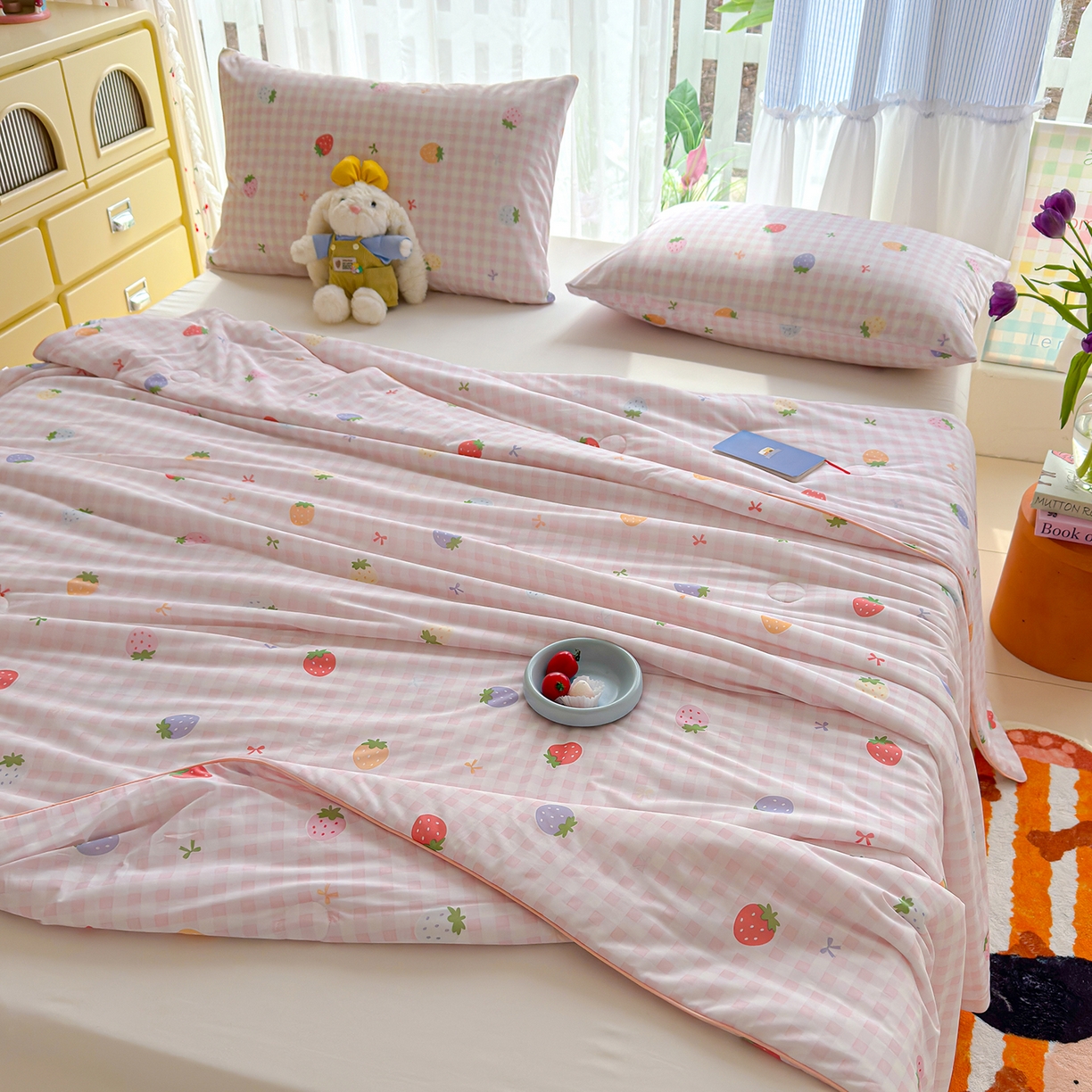 91家纺网 家纺一手货源 找家纺 弗苓家纺 2026新款麻绳款锦氨凉感丝夏被夏凉被空调被 小草莓