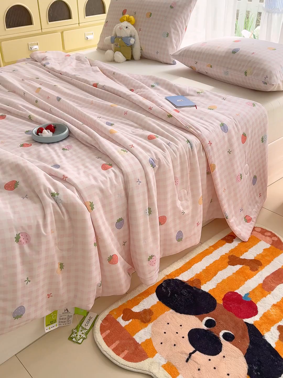 91家纺网 家纺一手货源 找家纺 弗苓家纺 2026新款麻绳款锦氨凉感丝夏被夏凉被空调被 小草莓