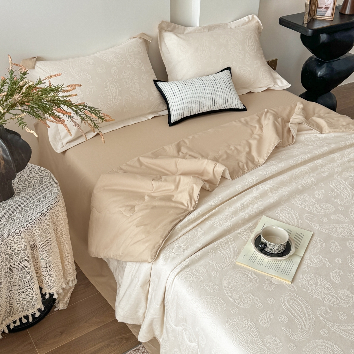 91家纺网 家纺一手货源 找家纺 玉相逢 2026春夏新款全棉60S长绒棉立体厚织提花夏被四件套 腰果-米杏