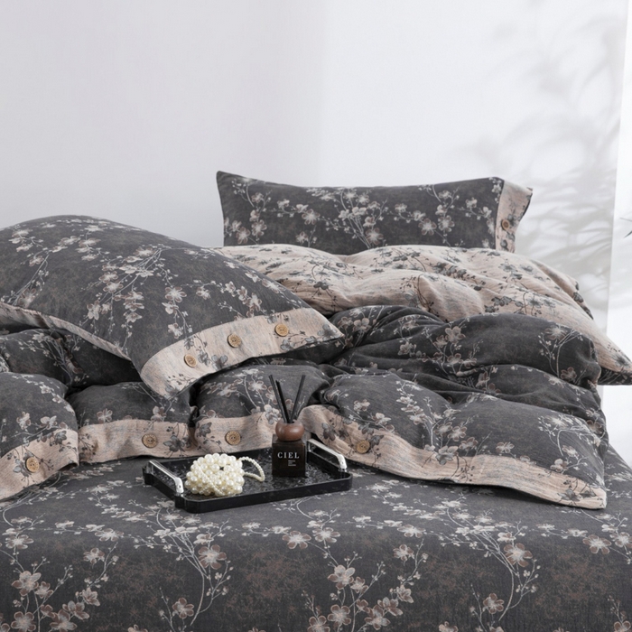 91家纺网 家纺一手货源 找家纺 云天家纺 2026新款A类全棉纯棉色织提花双层纱纽扣款四件套 梅花水墨