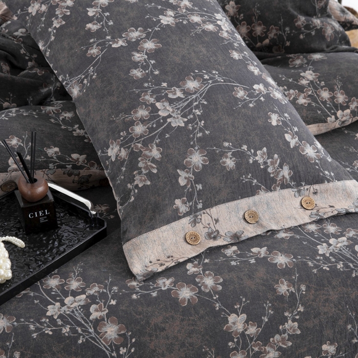 91家纺网 家纺一手货源 找家纺 云天家纺 2026新款A类全棉纯棉色织提花双层纱纽扣款四件套 梅花水墨