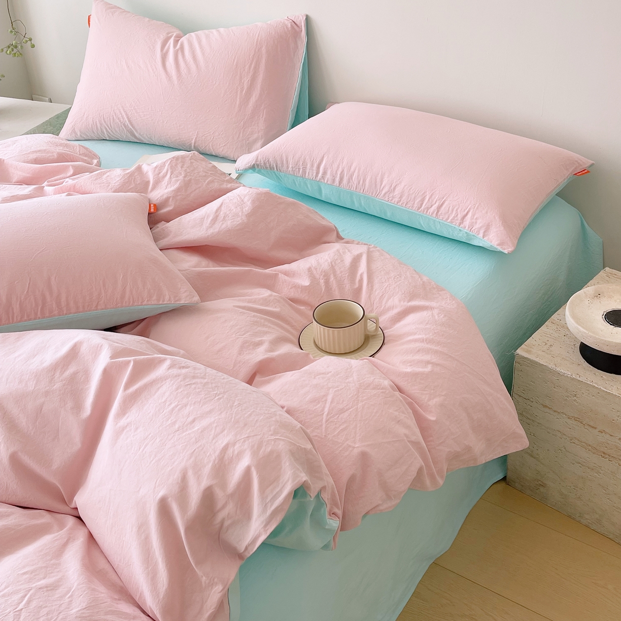 91家纺网 家纺一手货源 找家纺 春皖家纺 2026春夏新款双拼全棉纯棉水洗棉四件套 樱花粉-翠兰