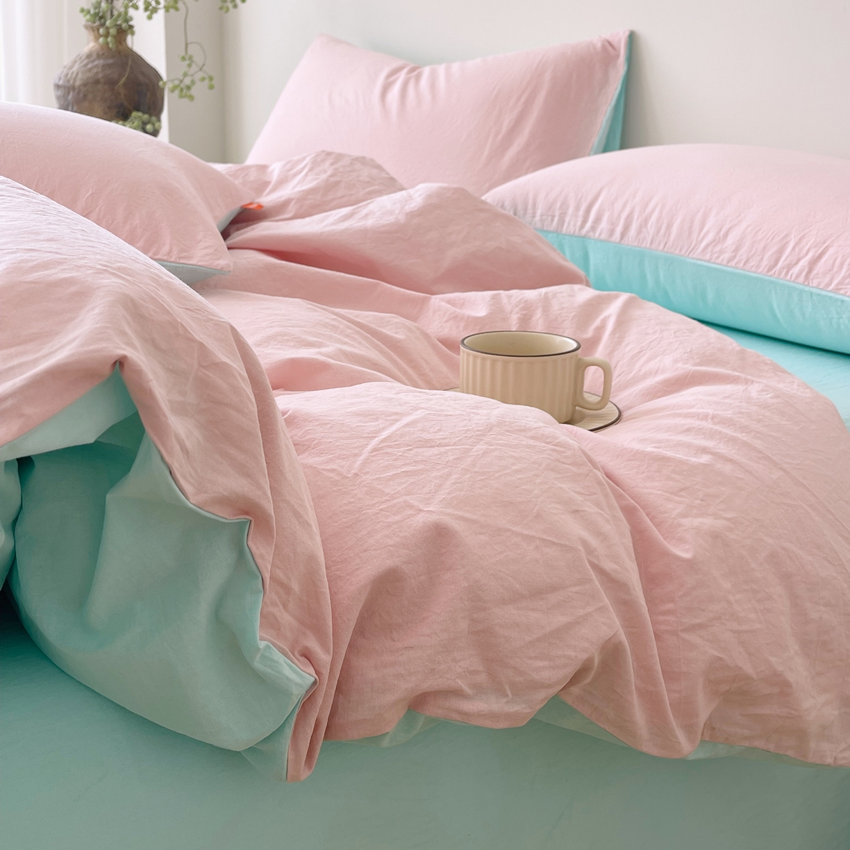 91家纺网 家纺一手货源 找家纺 春皖家纺 2026春夏新款双拼全棉纯棉水洗棉四件套 樱花粉-翠兰