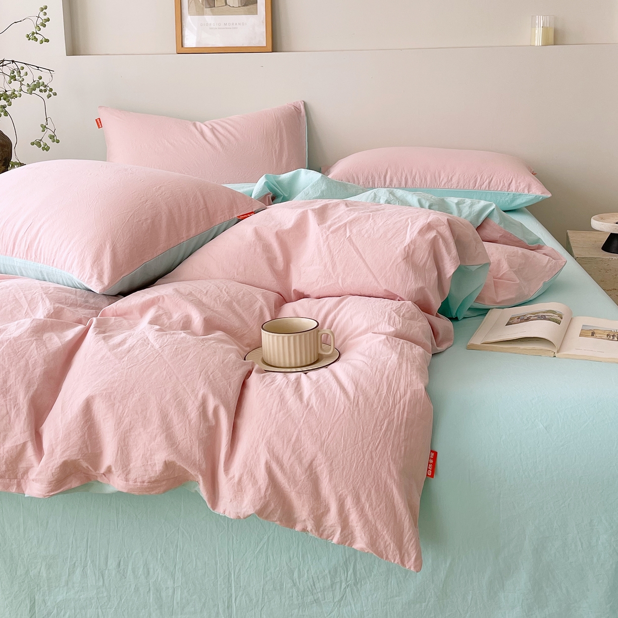 91家纺网 家纺一手货源 找家纺 春皖家纺 2026春夏新款双拼全棉纯棉水洗棉四件套 樱花粉-翠兰